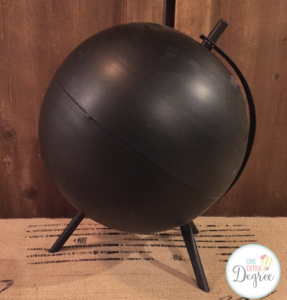 Chalkboard globes just scream vintage classroom! They are so cute on bookshelves! 